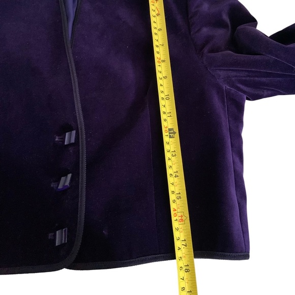 British Made Cropped Purple Velvet Jacket – Size S/M – Luxe Boutique - Picture 8 of 13